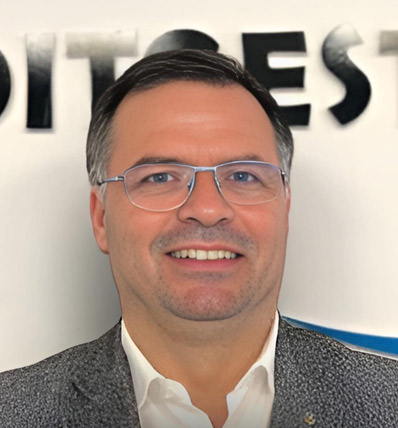 César Clemente Diretor Comercial